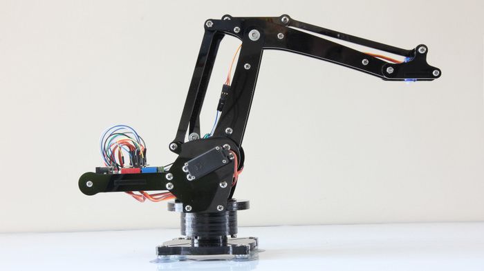 Kickstarterでスタートアップした小型ロボットアーム「uArm」 | 3DP id